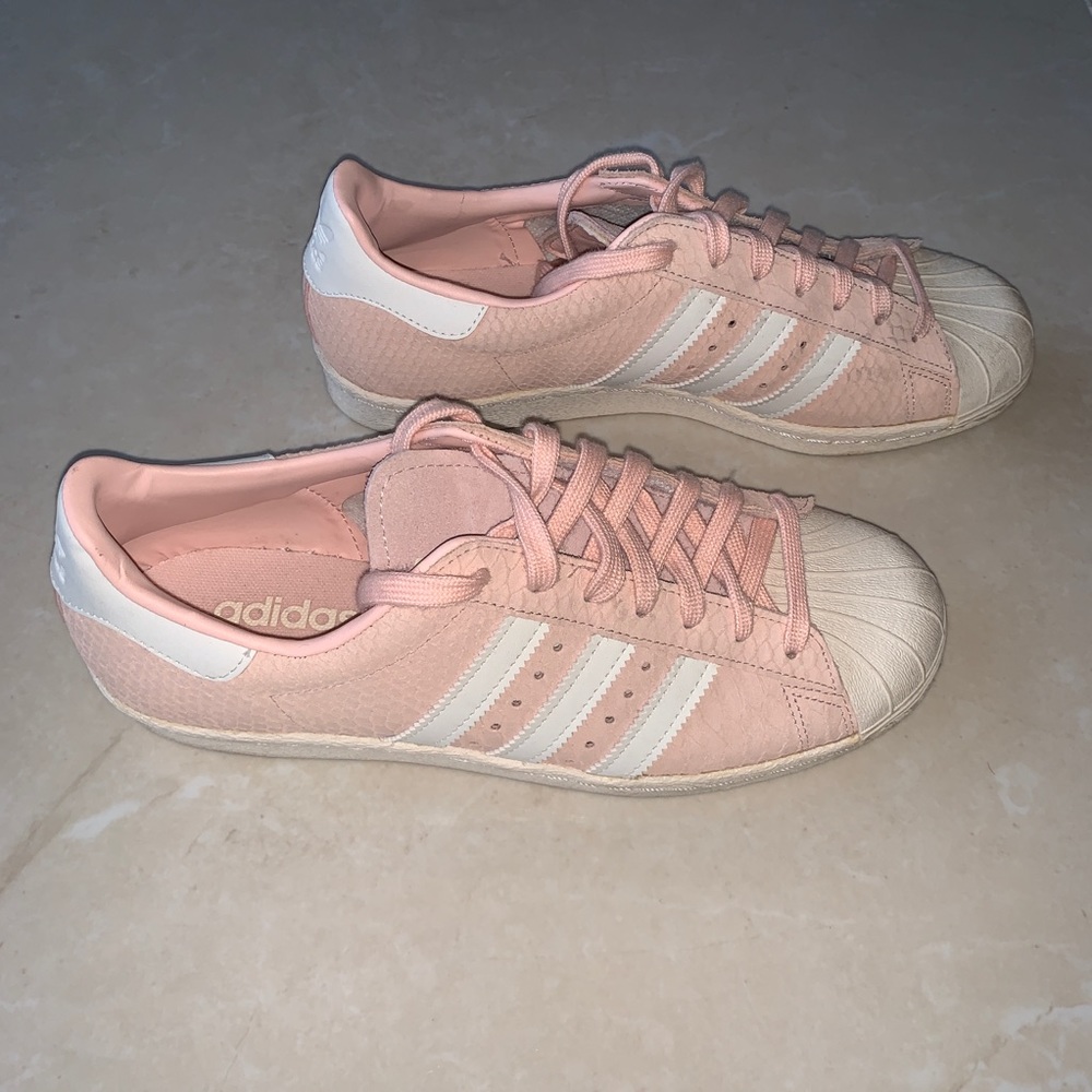 Baby pink textured superstar adidas
